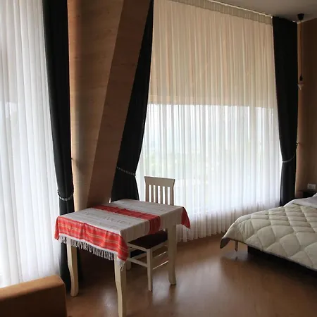 Hylli I Drites Lantgård Lezhë